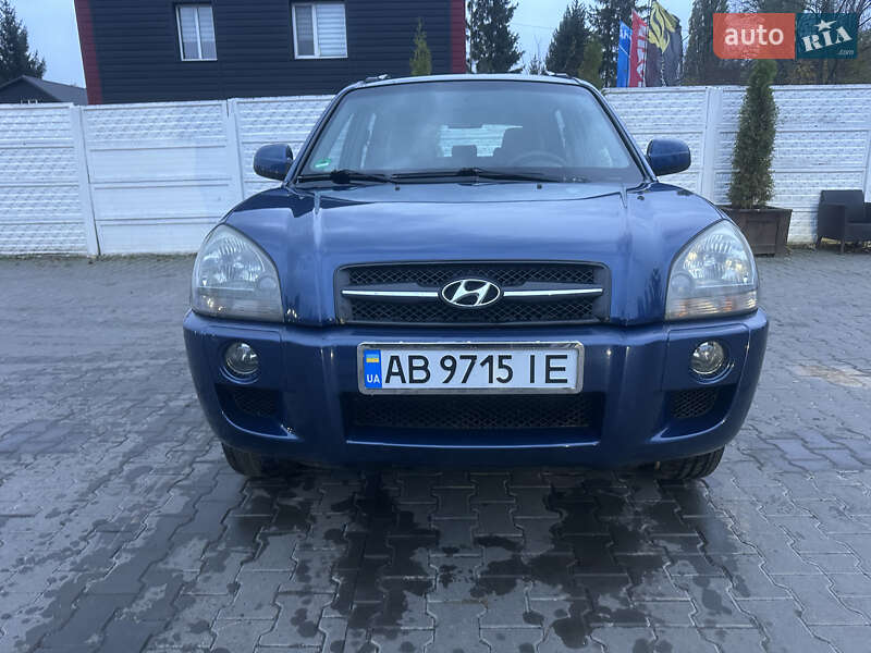 Внедорожник / Кроссовер Hyundai Tucson 2004 в Хмельнике