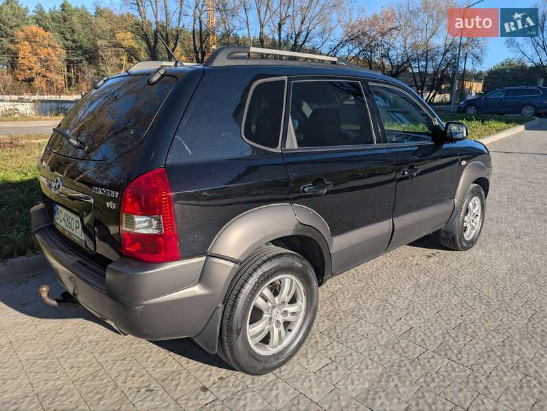 Внедорожник / Кроссовер Hyundai Tucson 2005 в Новояворовске