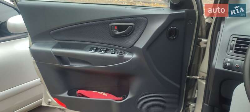 Внедорожник / Кроссовер Hyundai Tucson 2007 в Киеве фото 4 Внедорожник / Кроссовер Hyundai Tucson 2007 в Киеве