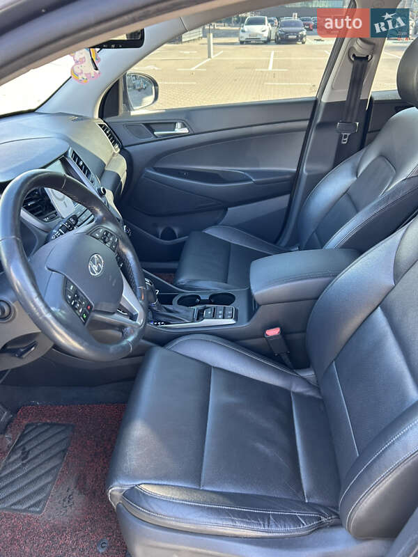 Внедорожник / Кроссовер Hyundai Tucson 2016 в Киеве