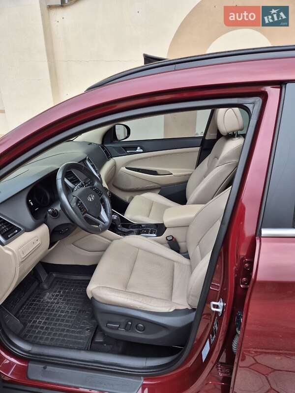 Внедорожник / Кроссовер Hyundai Tucson 2015 в Черноморске