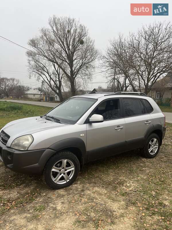 Внедорожник / Кроссовер Hyundai Tucson 2005 в Репках