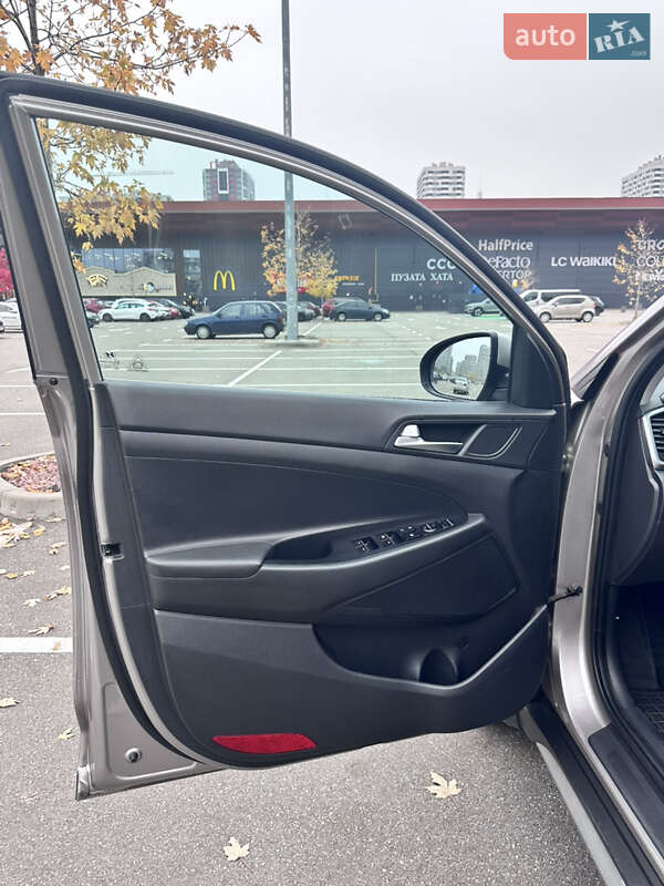 Внедорожник / Кроссовер Hyundai Tucson 2017 в Киеве