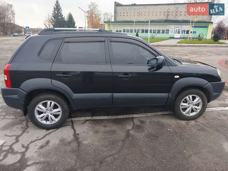 Позашляховик / Кросовер Hyundai Tucson 2011 в Любарі фото 10 Позашляховик / Кросовер Hyundai Tucson 2011 в Любарі