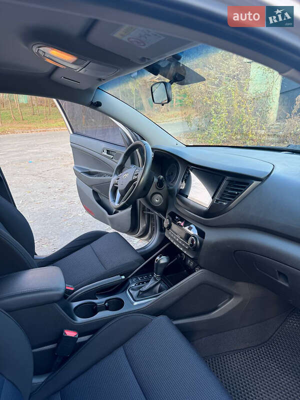 Внедорожник / Кроссовер Hyundai Tucson 2016 в Киеве