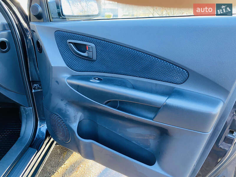 Внедорожник / Кроссовер Hyundai Tucson 2009 в Харькове фото 28 Внедорожник / Кроссовер Hyundai Tucson 2009 в Харькове