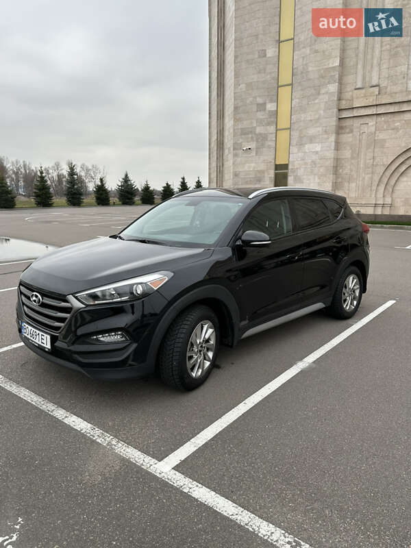 Позашляховик / Кросовер Hyundai Tucson 2016 в Києві