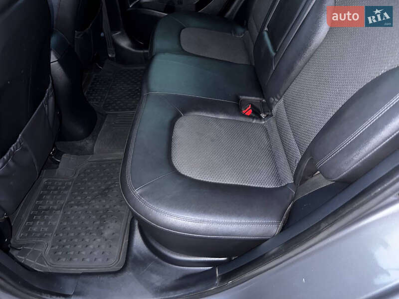 Внедорожник / Кроссовер Hyundai Tucson 2013 в Стрые