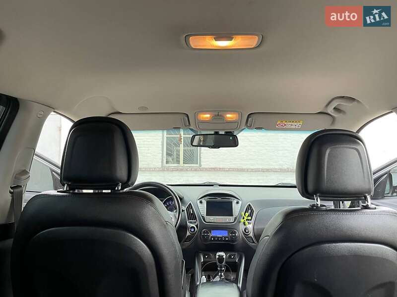 Внедорожник / Кроссовер Hyundai Tucson 2015 в Зеленодольской