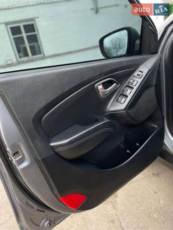 Внедорожник / Кроссовер Hyundai Tucson 2015 в Зеленодольской