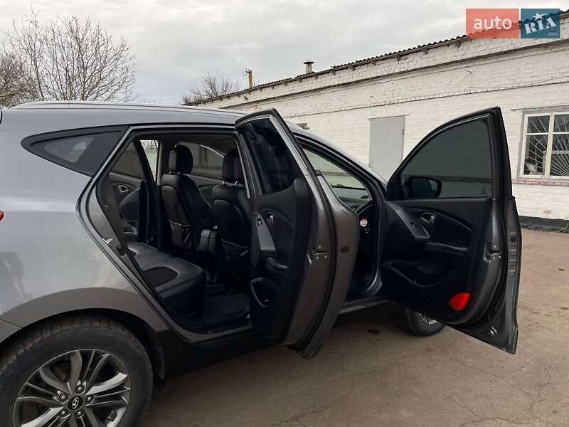 Внедорожник / Кроссовер Hyundai Tucson 2015 в Зеленодольской