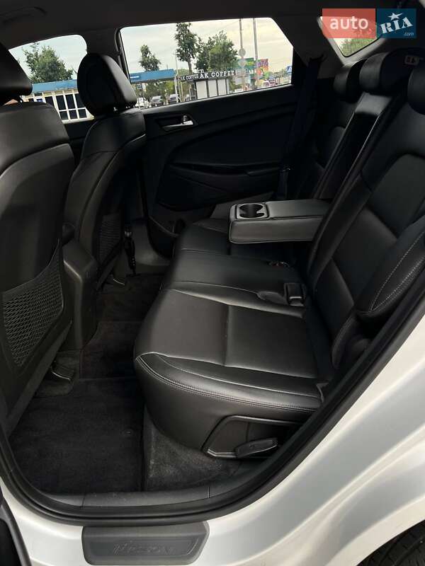 Внедорожник / Кроссовер Hyundai Tucson 2016 в Киеве