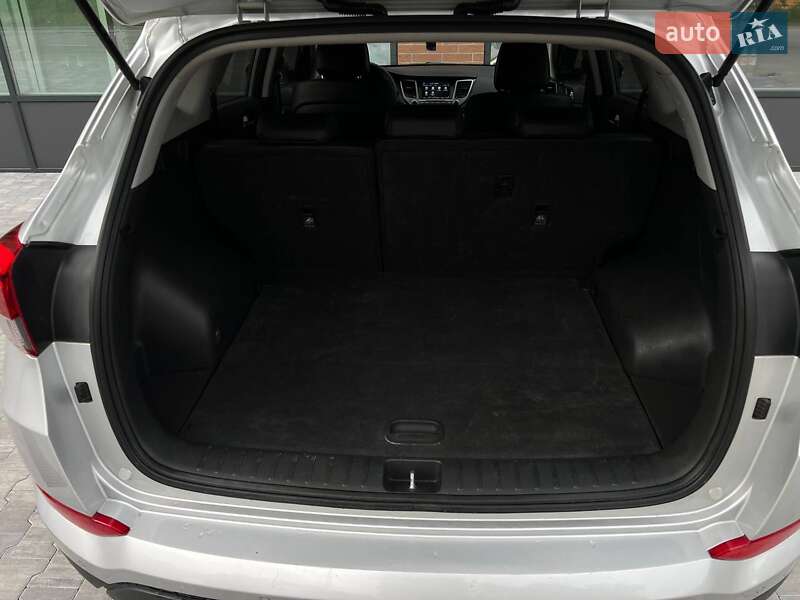 Внедорожник / Кроссовер Hyundai Tucson 2016 в Киеве