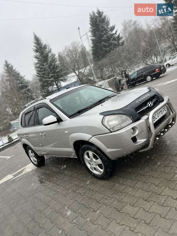 Позашляховик / Кросовер Hyundai Tucson 2006 в Старому Самборі фото 18 Позашляховик / Кросовер Hyundai Tucson 2006 в Старому Самборі