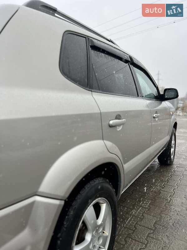 Позашляховик / Кросовер Hyundai Tucson 2006 в Старому Самборі фото 29 Позашляховик / Кросовер Hyundai Tucson 2006 в Старому Самборі