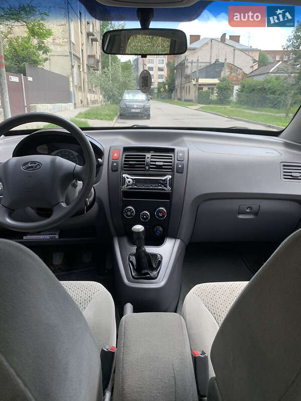 Внедорожник / Кроссовер Hyundai Tucson 2005 в Новояворовске