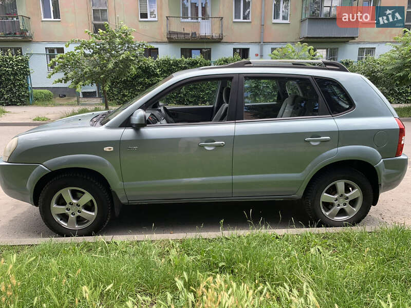 Внедорожник / Кроссовер Hyundai Tucson 2005 в Новояворовске