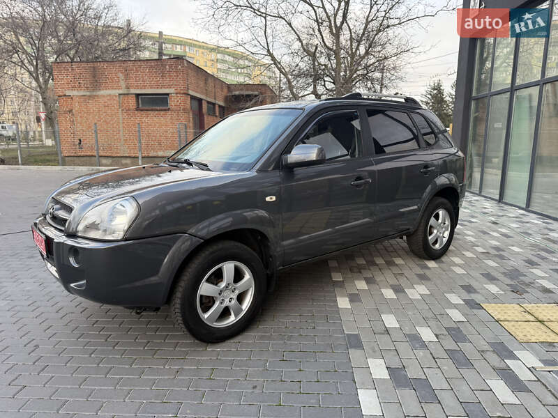 Позашляховик / Кросовер Hyundai Tucson 2009 в Полтаві