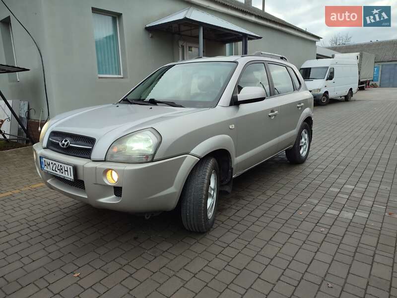 Внедорожник / Кроссовер Hyundai Tucson 2006 в Звягеле фото 8 Внедорожник / Кроссовер Hyundai Tucson 2006 в Звягеле