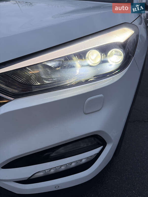 Внедорожник / Кроссовер Hyundai Tucson 2016 в Харькове