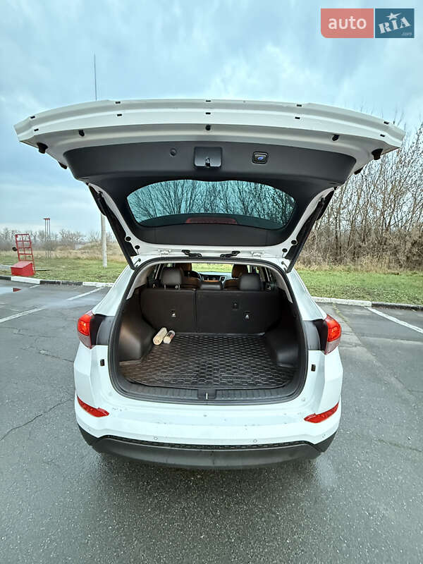 Внедорожник / Кроссовер Hyundai Tucson 2016 в Харькове