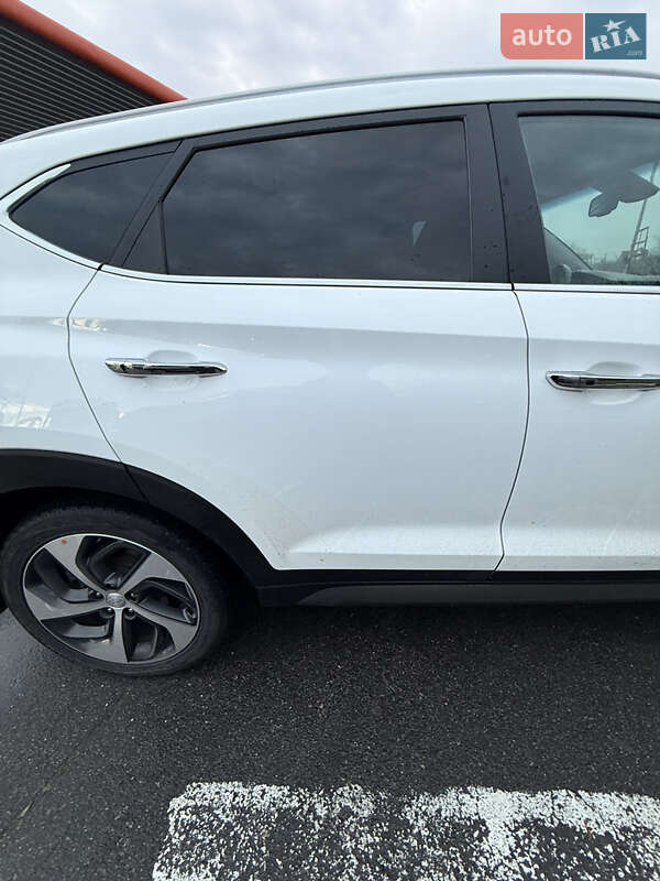 Внедорожник / Кроссовер Hyundai Tucson 2016 в Харькове