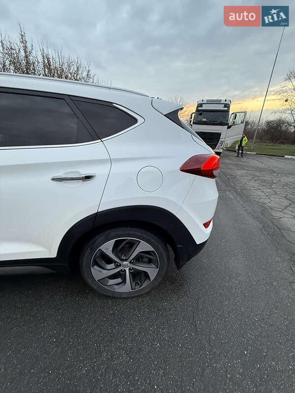 Внедорожник / Кроссовер Hyundai Tucson 2016 в Харькове