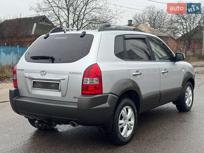 Позашляховик / Кросовер Hyundai Tucson 2011 в Охтирці