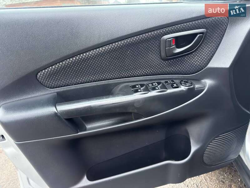 Позашляховик / Кросовер Hyundai Tucson 2011 в Охтирці