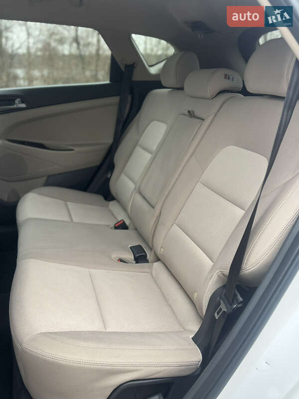 Позашляховик / Кросовер Hyundai Tucson 2017 в Києві