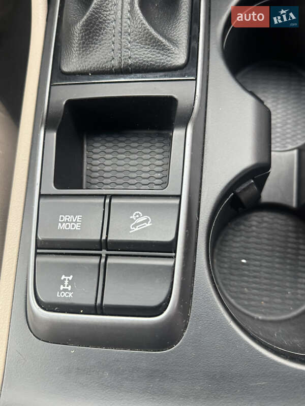 Позашляховик / Кросовер Hyundai Tucson 2017 в Києві