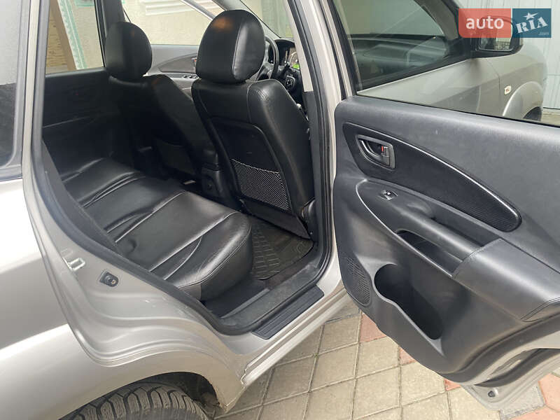 Позашляховик / Кросовер Hyundai Tucson 2010 в Луцьку фото 9 Позашляховик / Кросовер Hyundai Tucson 2010 в Луцьку