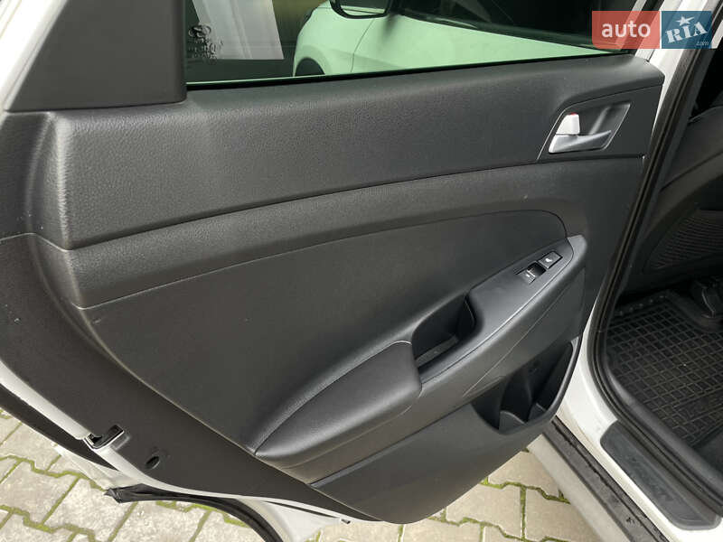 Позашляховик / Кросовер Hyundai Tucson 2017 в Одесі