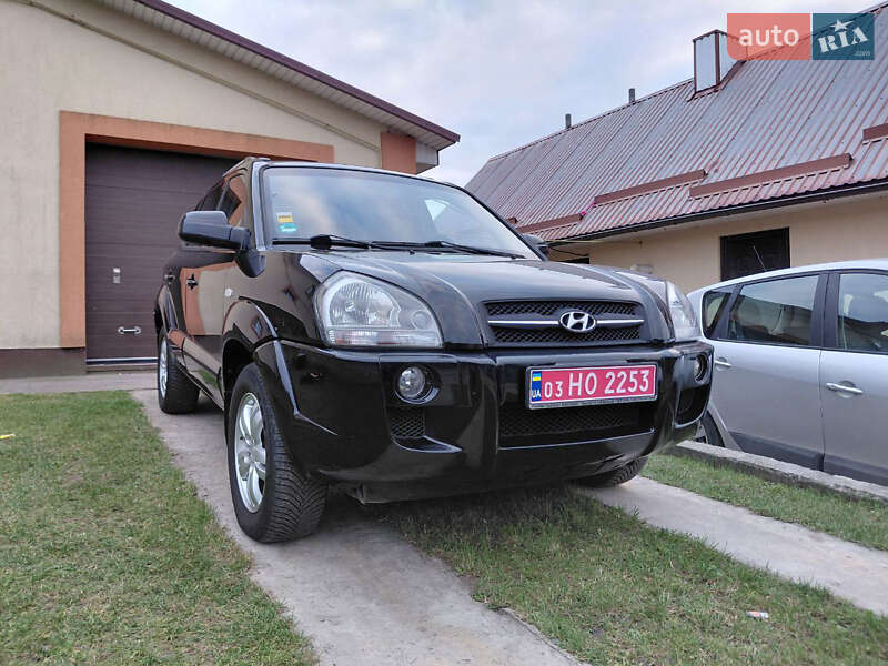 Внедорожник / Кроссовер Hyundai Tucson 2008 в Ровно фото Внедорожник / Кроссовер Hyundai Tucson 2008 в Ровно