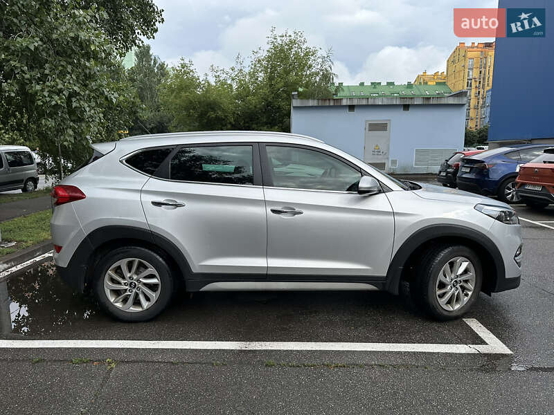 Внедорожник / Кроссовер Hyundai Tucson 2016 в Киеве