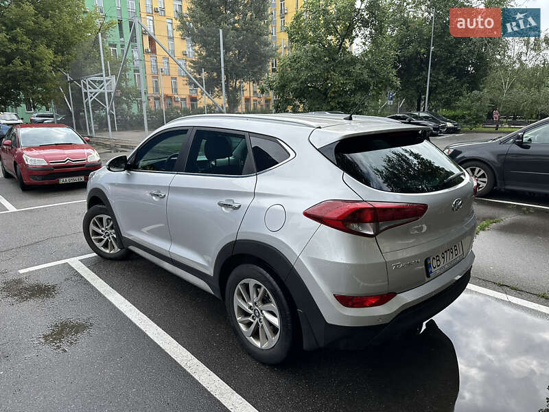 Внедорожник / Кроссовер Hyundai Tucson 2016 в Киеве