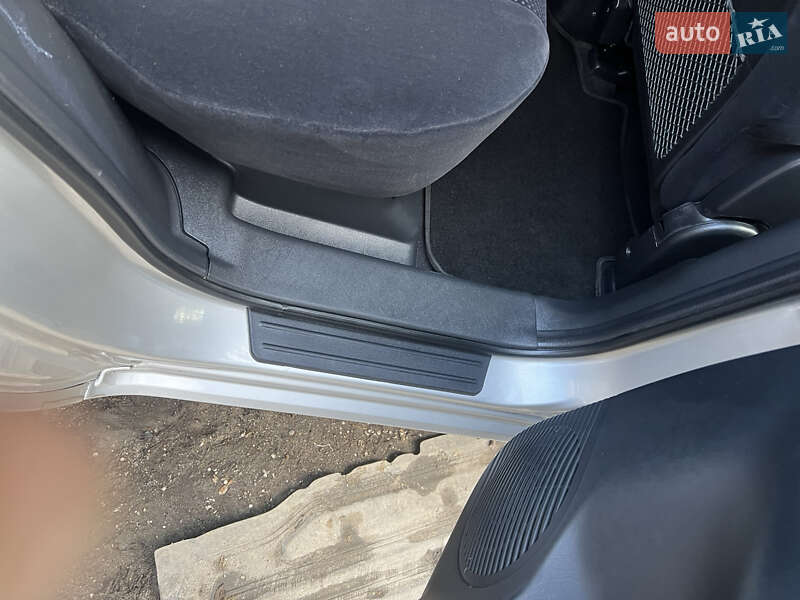 Внедорожник / Кроссовер Hyundai Tucson 2008 в Днепре фото 34 Внедорожник / Кроссовер Hyundai Tucson 2008 в Днепре