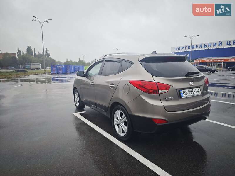 Внедорожник / Кроссовер Hyundai Tucson 2013 в Каменец-Подольском