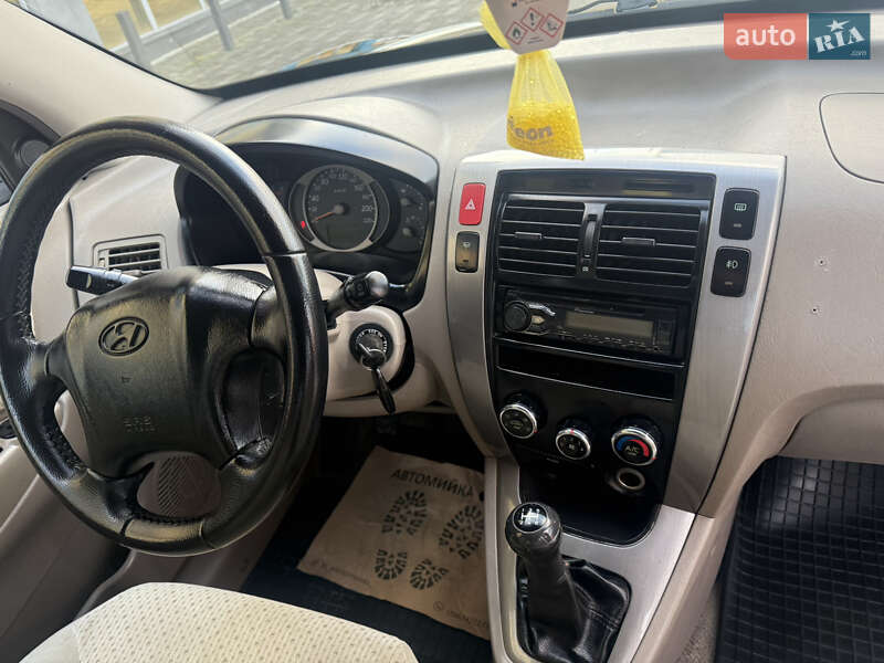 Позашляховик / Кросовер Hyundai Tucson 2004 в Тячеві
