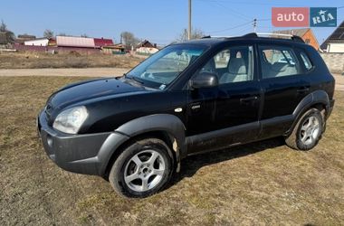 Внедорожник / Кроссовер Hyundai Tucson 2004 в Старой Выжевке