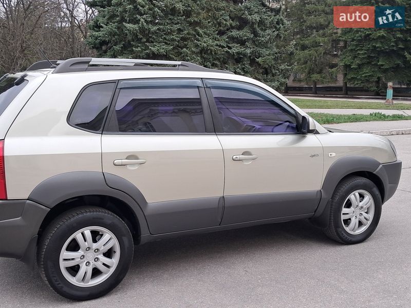 Внедорожник / Кроссовер Hyundai Tucson 2009 в Пятихатках