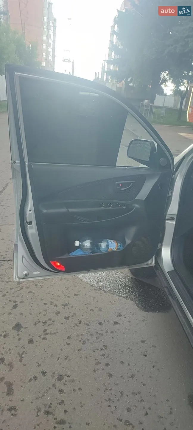 2010 Hyundai Tucson - мініатюра 11