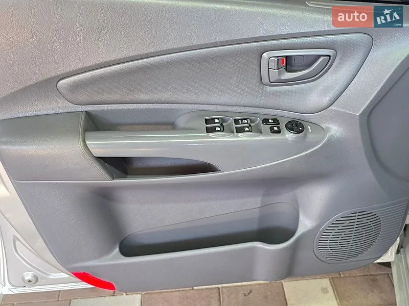 Hyundai Tucson 2005 VIN KMHJN81VP5U233596 фото оголошення 14 з 70