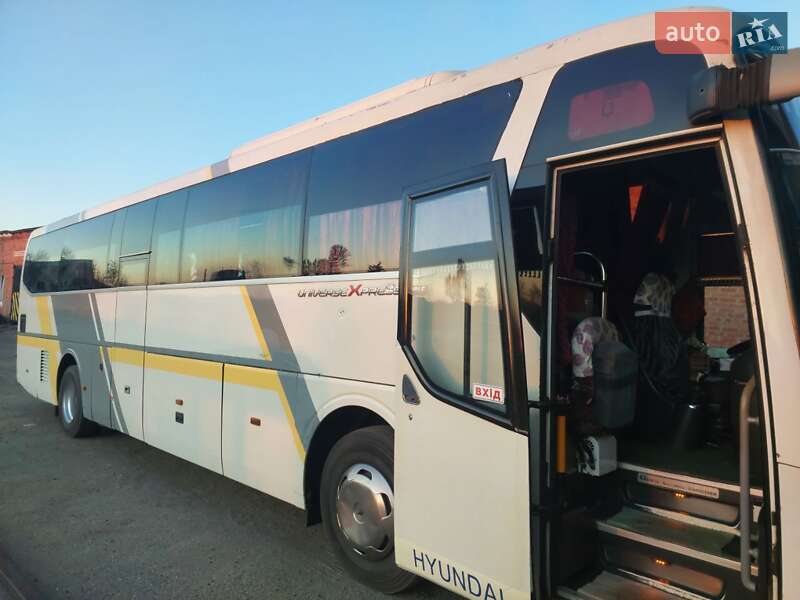 Туристический / Междугородний автобус Hyundai Universe 2008 в Харькове