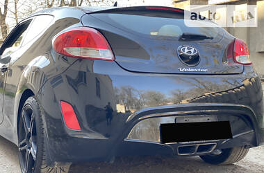 Хэтчбек Hyundai Veloster 2012 в 
