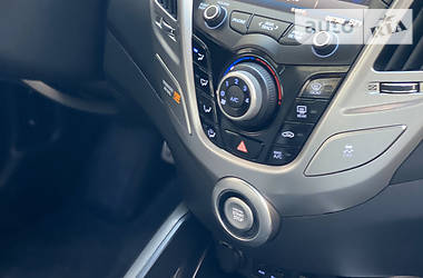 Хэтчбек Hyundai Veloster 2012 в 