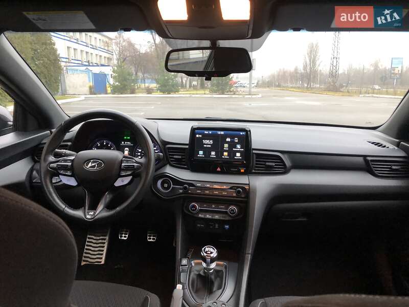 Хэтчбек Hyundai Veloster 2019 в Киеве