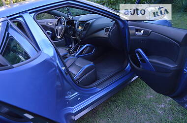 Хэтчбек Hyundai Veloster 2015 в 