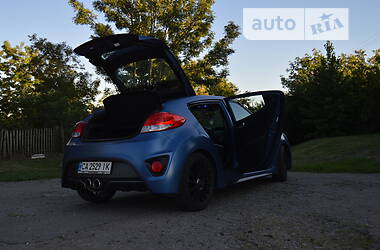 Хэтчбек Hyundai Veloster 2015 в 