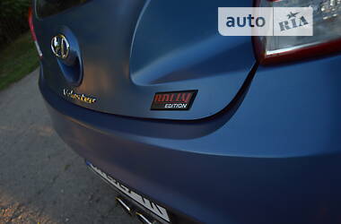 Хэтчбек Hyundai Veloster 2015 в 